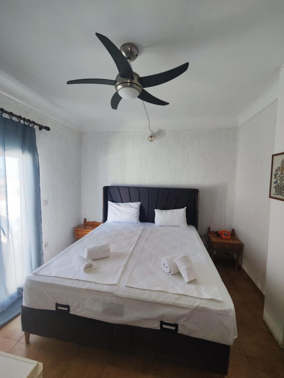 Hotel Ireon Beach Samos Town Extérieur photo