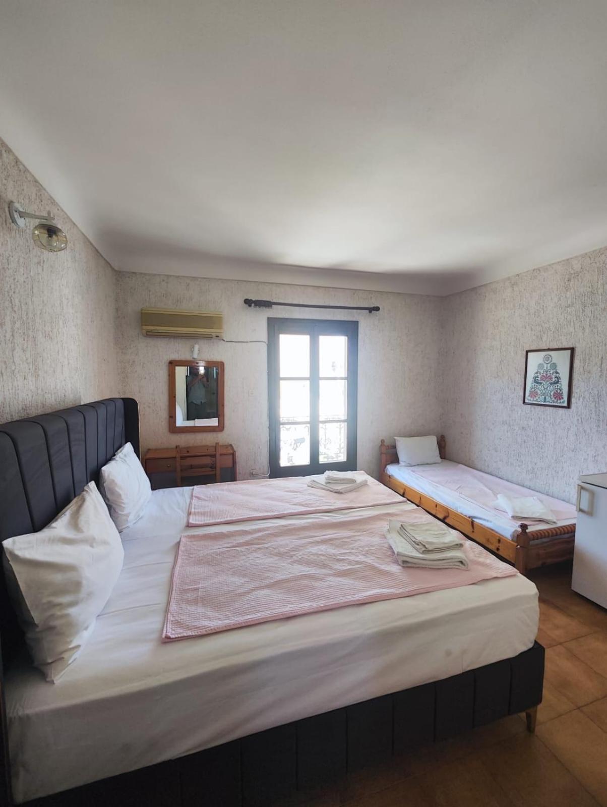 Hotel Ireon Beach Samos Town Extérieur photo